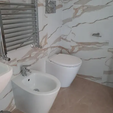 Signora Irma Nocleg ze śniadaniem 4*