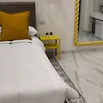 Signora Irma לינה וארוחת בוקר מרגריטה די סבויה